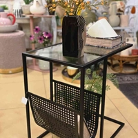 שולחן צד, נשכן משולב