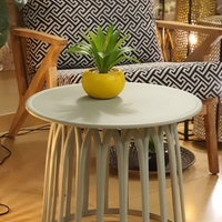 שולחן קפה פסים