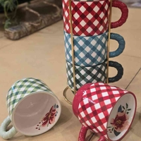 סט רביעיית כוסות קפה מנוקד