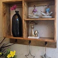 מדף מחולק מעץ