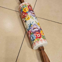 מערוך קרמי פרחוני