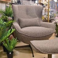 כורסת בנקר והדום