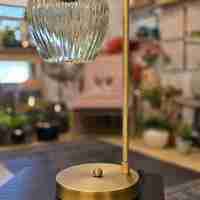 מנורת שירי זכוכית אגס ירקרק