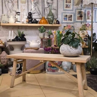 ספסל עץ טיק פסים