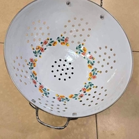 מסננת אמייל מאויירת לבנה