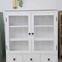 ארונית פסים לבנה