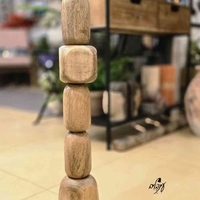 מנורת רגל קוביות עץ