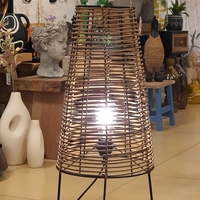 מנורת ריצפה קש וברזל