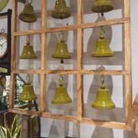 תמונת עץ פעמוני אלומיניום בגוון ירוק