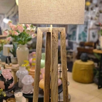 מנורת רגל עץ שי