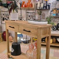 קונסולת וורה צרה