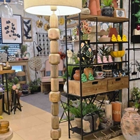 מנורת רגל קוביות עץ