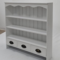 ארונית תליה לבנה