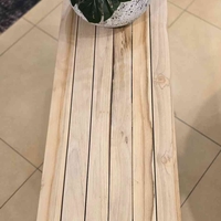 ספסל עץ טיק פסים