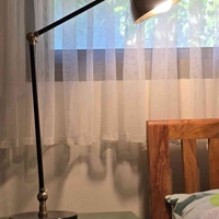 מנורת שולחן שני