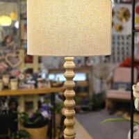 מנורת רגל חרוזי עץ