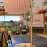 מנורת שירי זכוכית ורדית