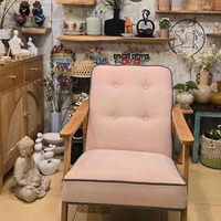 כורסא מעוצבת בגווח  ורוד