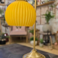 מנורת גולי זכוכית כדור פסים צהוב