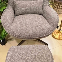 כורסת בנקר והדום