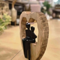 פסל זוג בלב