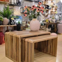 שולחן סלון / שרפרף פסים