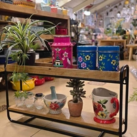 מדף עץ קומותיים