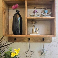 מדף מחולק מעץ