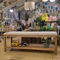 ספסל עץ מרופד