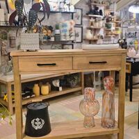 קונסולת וורה צרה