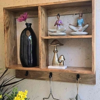 מדף מחולק מעץ