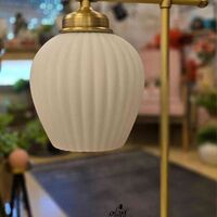 מנורת שירי זכוכית אגס לבן