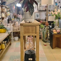 קונסולת וורה צרה