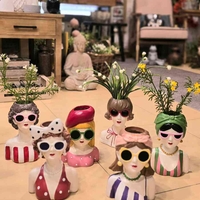 אגרטל גברת מגונדרת