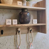 מדף קומותיים עם ווים