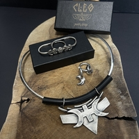 New moon choker