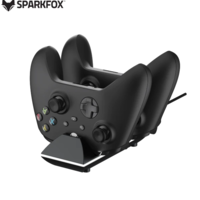 شاحن مزدوج لوحدات التحكم Xbox Series X / S