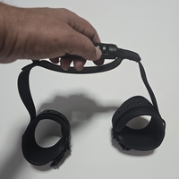 אזיקים עם ידית נשיאה