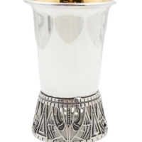 כוס רביעית חלקה רגל מעוטרת