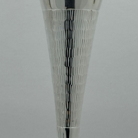 פמוט קונוס רקוע -פסים