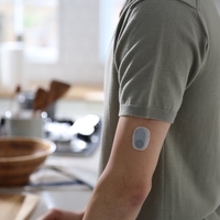 CareSens Air CGM - מערכת לניטור רציף של רמות סוכר בדם - לשימוש של 15 יום. דק, קל, מדויק וקל לשימוש, הכל במכשיר אחד.