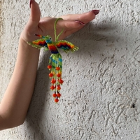 Beaded hummingbird - green with rainbow