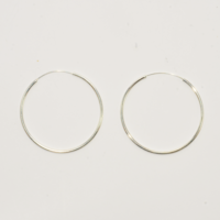 Medium hoop earrings