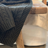 שמיכה סרוגה