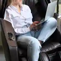 כורסת עיסוי Luxury Hi-Tech דגם 79800 מדיקס קייר Medics Care