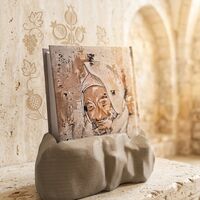 מעמד סידור עומד דמוי אבן