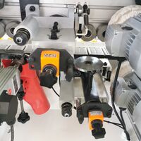 HOLLY - HY260J מכונת קנטים תעשייתית, כולל כרסום מקדים, תפיסת מכונה מחושבת, תכנון מפורט להפליא ותיאום מושלם של הרכיבים הבודדים כדי להבטיח גימור מושלם.