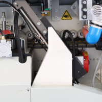 HOLLY- HY35ZRP מכונת קנטים עם עיצוב מבנה קומפקטי ותפיסת מכונה מחושבת, תכנון מפורט להפליא ותיאום מושלם של הרכיבים הבודדים כדי להבטיח גימור מושלם.