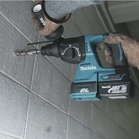 פטישון DHR242 18V מתוצרת Makita