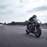 YAMAHA YZF-R1M